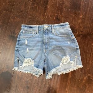 Hollister Ultra high-rise mom short 3”